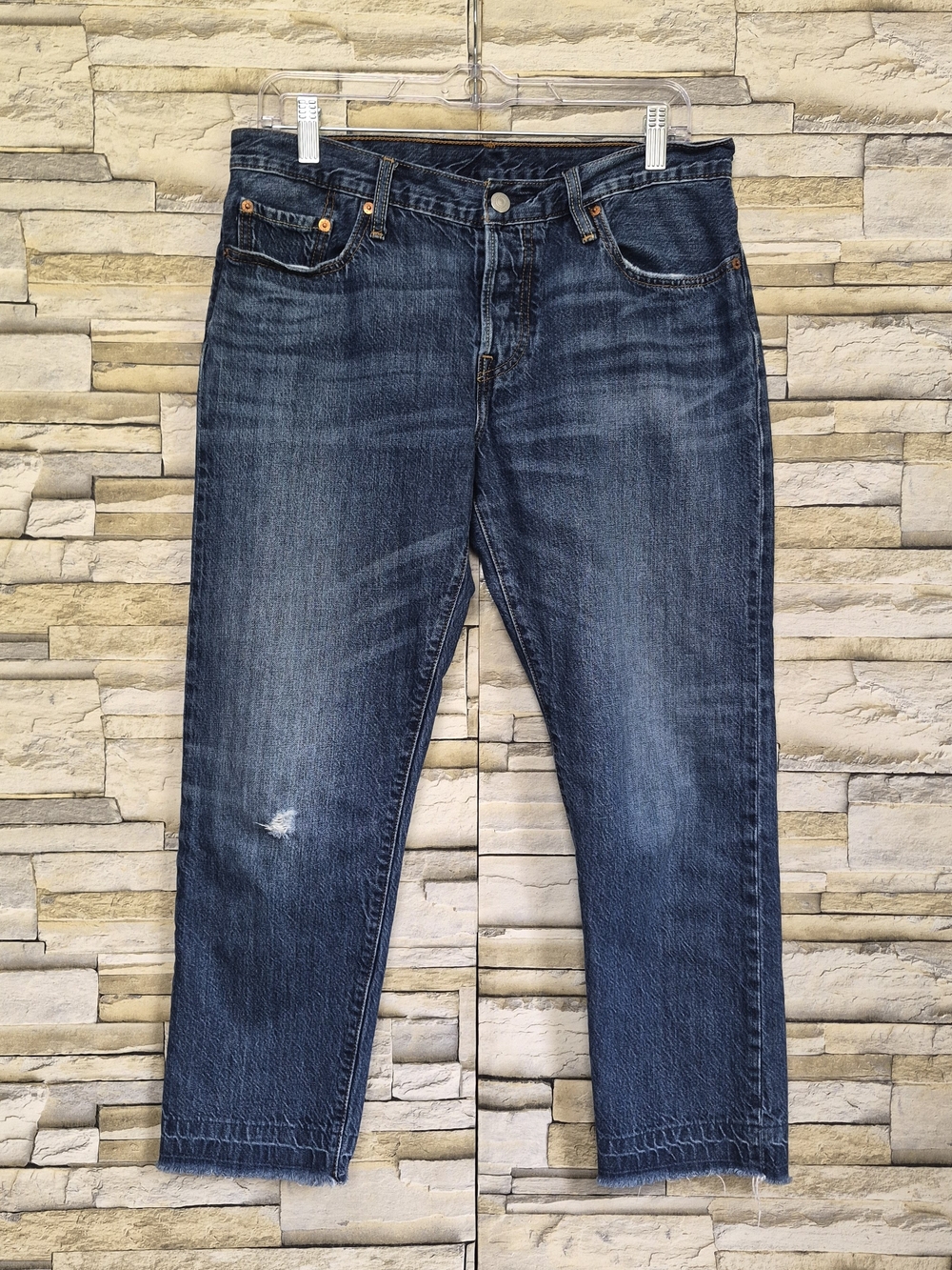 ​Levi's 501 CT Jeans Men's 28x32 Medium Wash Tapered Fit Classic Button Fly